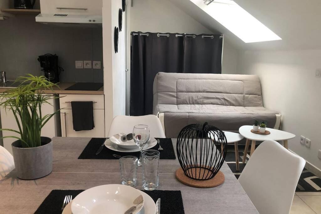 Studio Cocooning Au Pied De La Cathedrale Bayeux Eksteriør billede