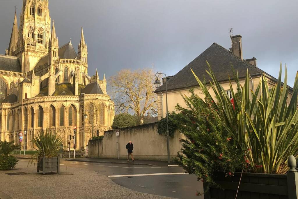 Studio Cocooning Au Pied De La Cathedrale Bayeux Eksteriør billede